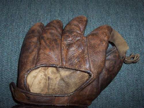 Spalding Rainey Trap Web Back